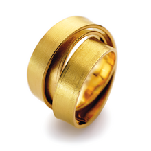 Curly. Ring in 750 Gelbgold. Goldschmiede Carolin Otte 